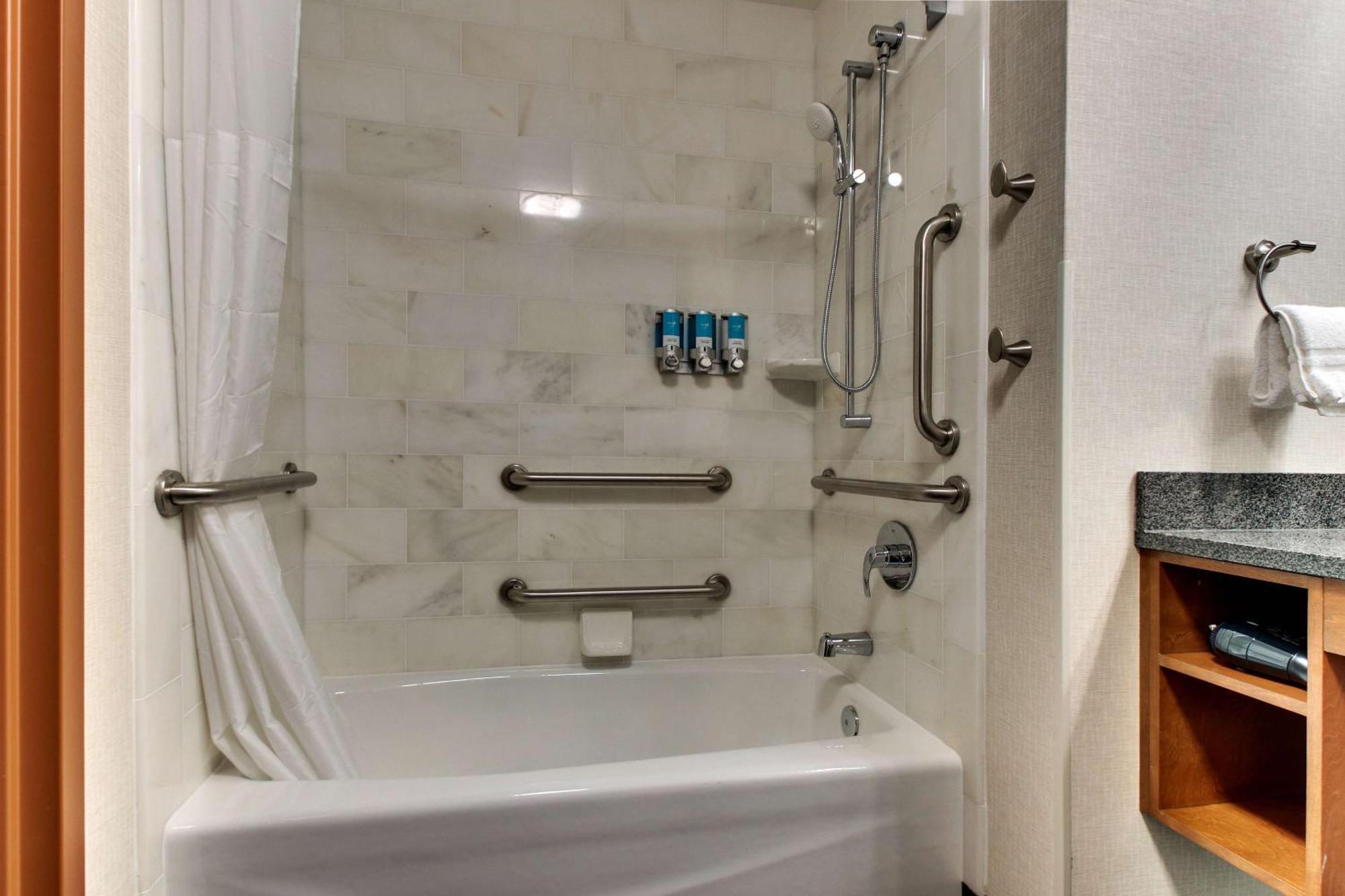 Drury Plaza Hotel Richmond グレン・アレン エクステリア 写真