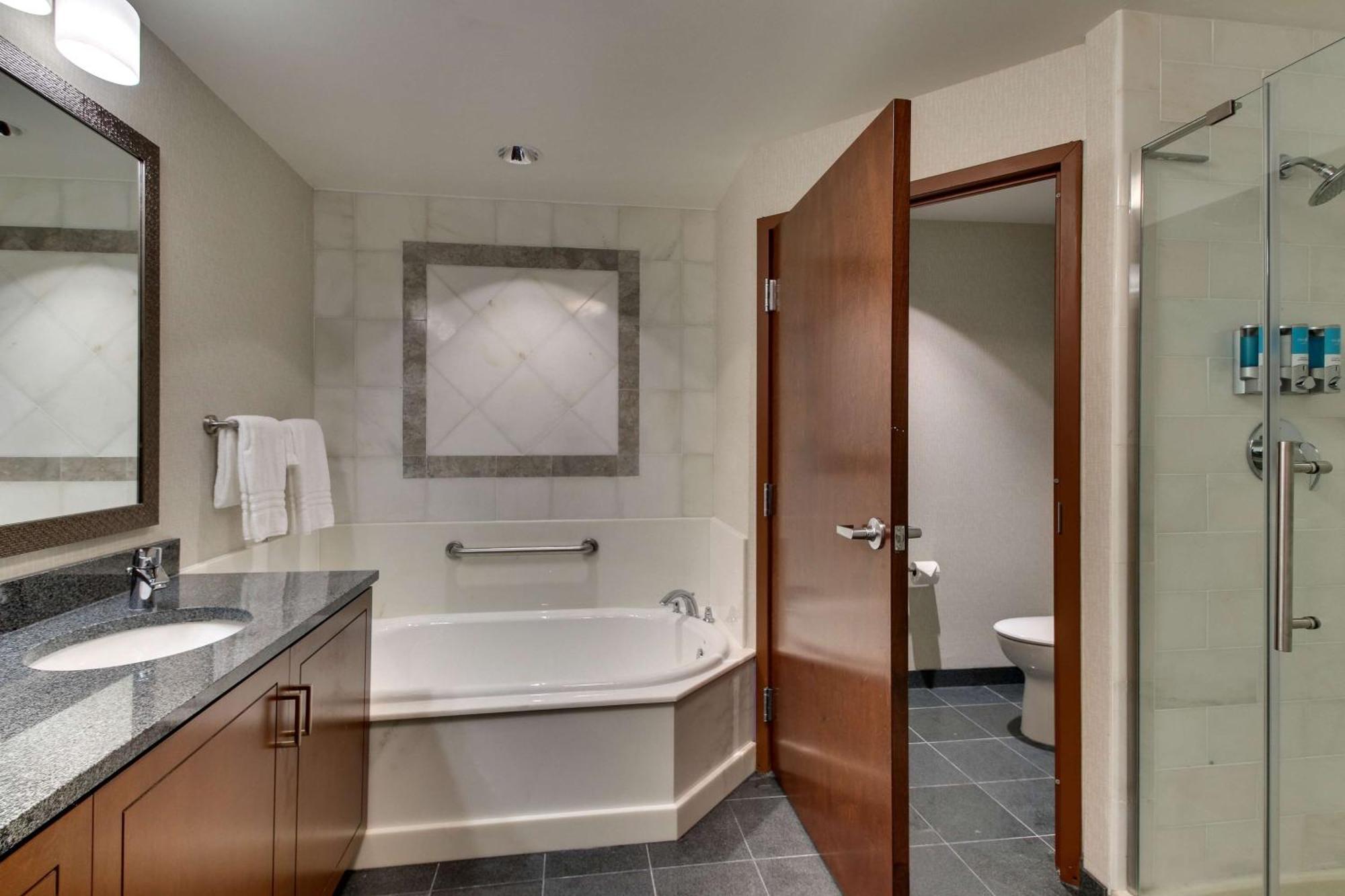 Drury Plaza Hotel Richmond グレン・アレン エクステリア 写真